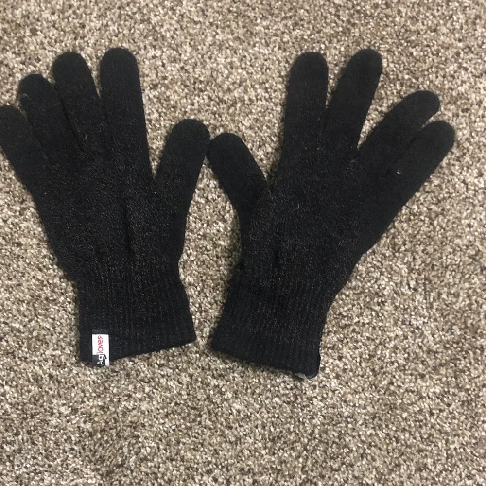 Cozy Black Knit Gloves